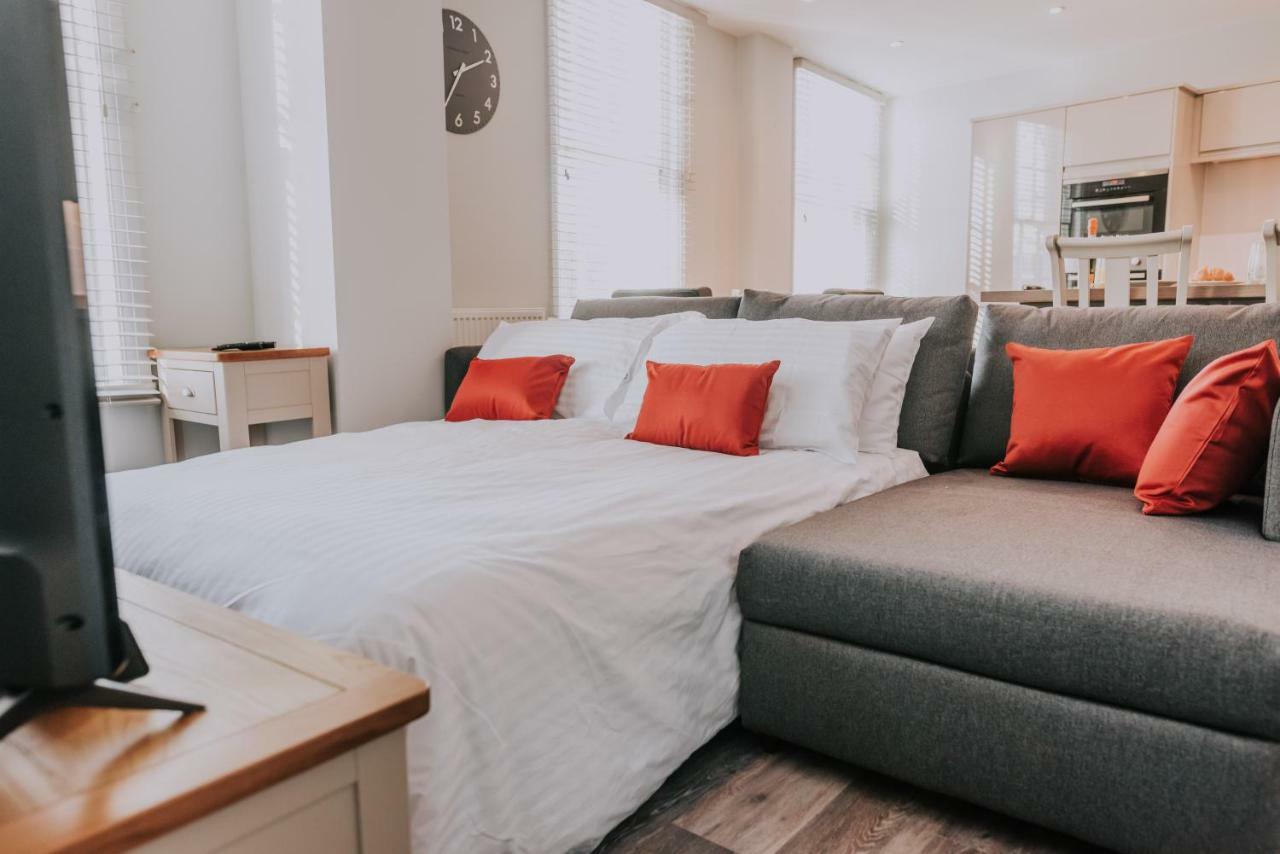 Cavendish House With Secure, Allocated Parking, 2 Mins Walk From Windsor Castle ภายนอก รูปภาพ