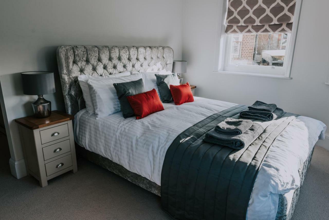 Cavendish House With Secure, Allocated Parking, 2 Mins Walk From Windsor Castle ภายนอก รูปภาพ