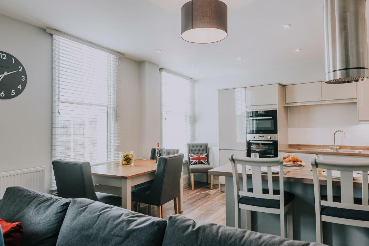 Cavendish House With Secure, Allocated Parking, 2 Mins Walk From Windsor Castle ภายนอก รูปภาพ