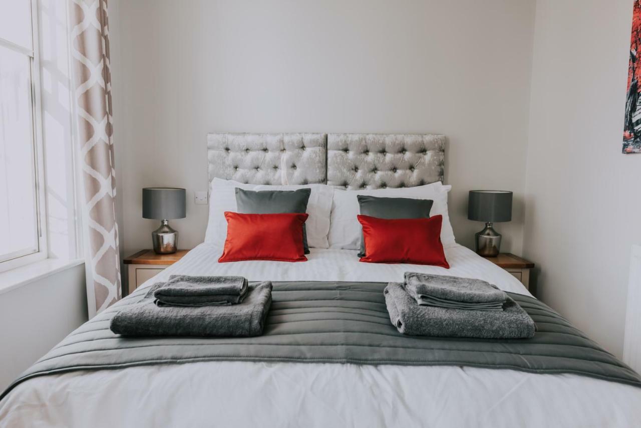 Cavendish House With Secure, Allocated Parking, 2 Mins Walk From Windsor Castle ภายนอก รูปภาพ