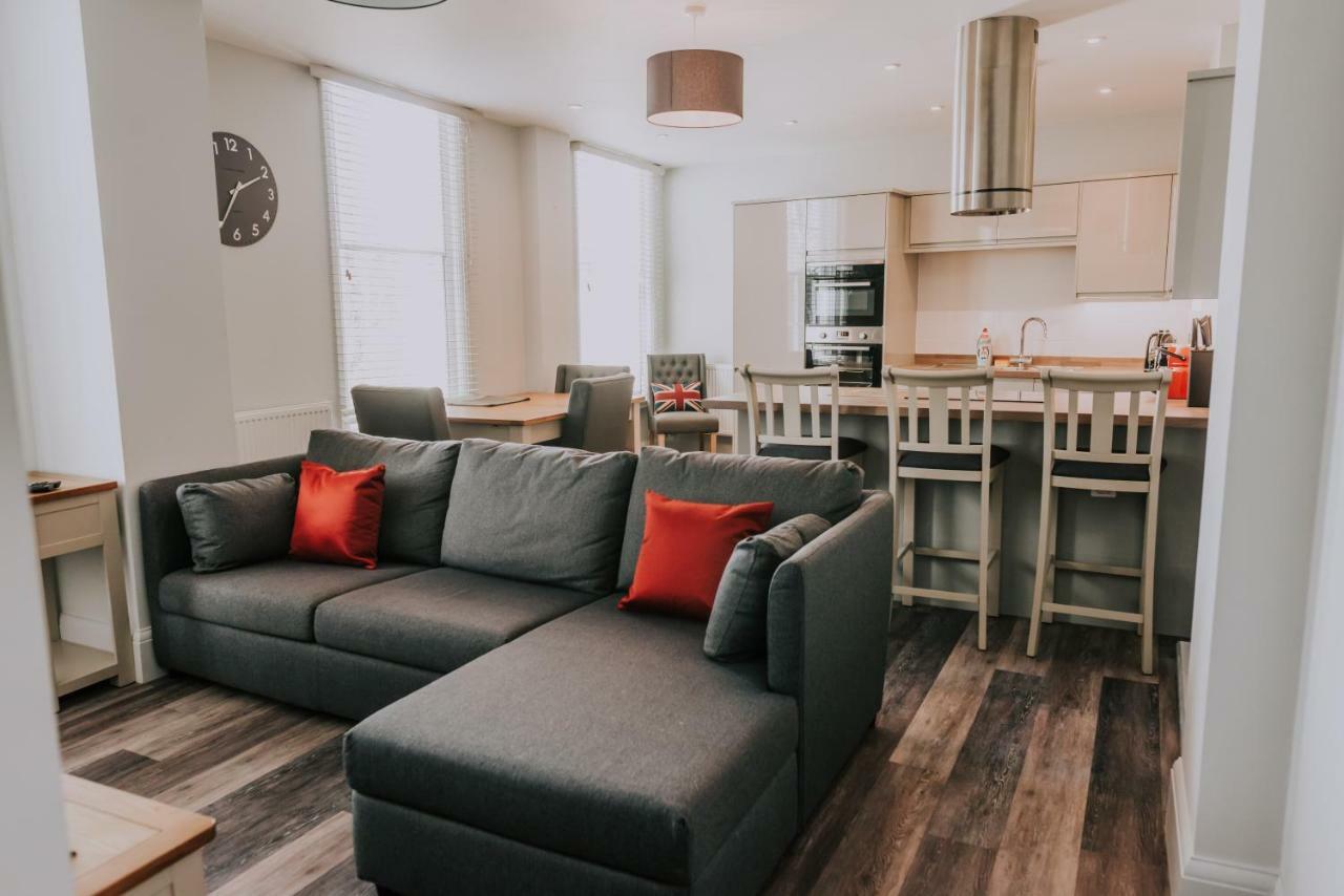 Cavendish House With Secure, Allocated Parking, 2 Mins Walk From Windsor Castle ภายนอก รูปภาพ