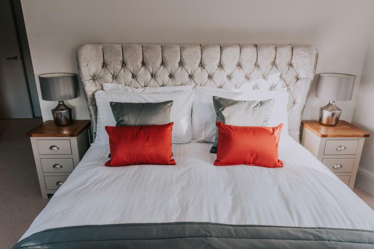 Cavendish House With Secure, Allocated Parking, 2 Mins Walk From Windsor Castle ภายนอก รูปภาพ