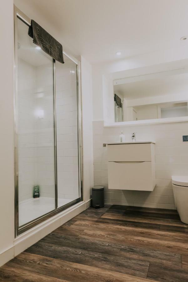 Cavendish House With Secure, Allocated Parking, 2 Mins Walk From Windsor Castle ภายนอก รูปภาพ