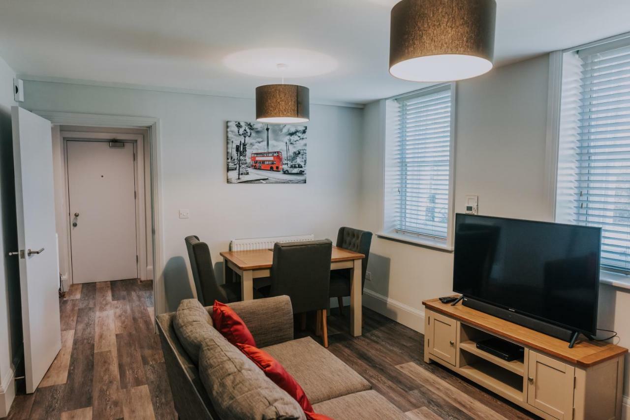 Cavendish House With Secure, Allocated Parking, 2 Mins Walk From Windsor Castle ภายนอก รูปภาพ
